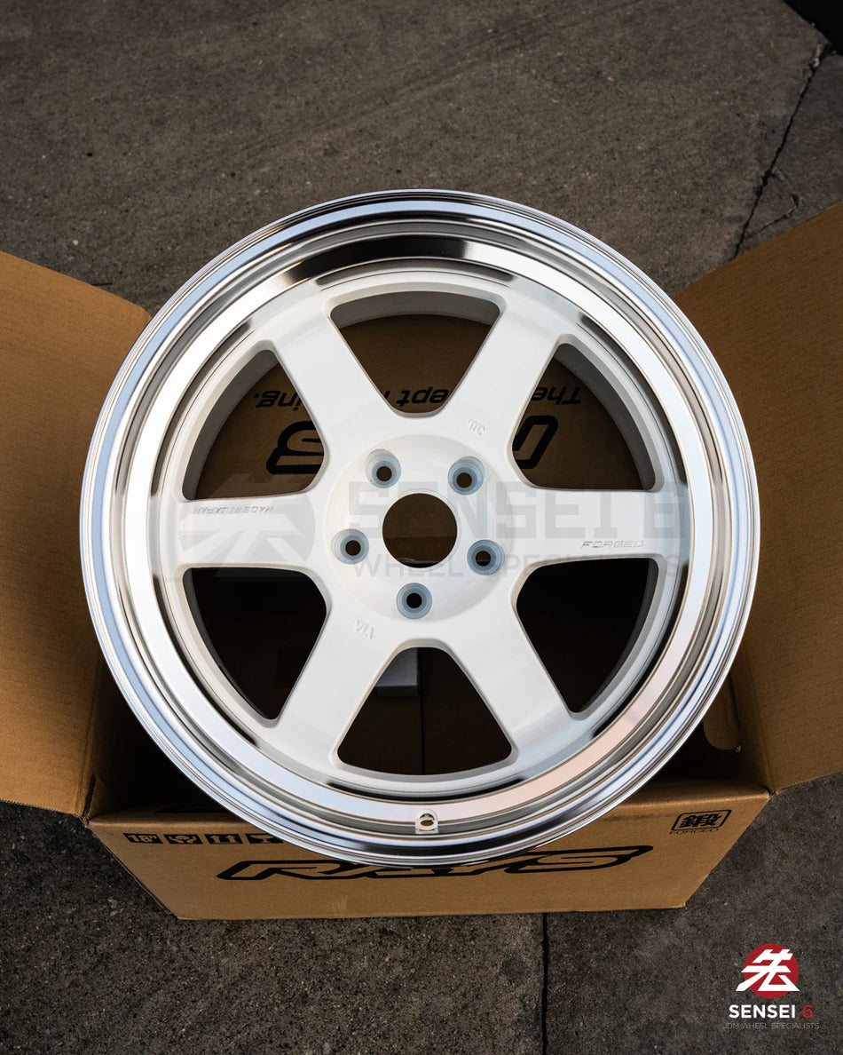 Volk Racing TE37V MK-II 18X10.5+15 5-114.3 Dash White / Rim DC Wheel