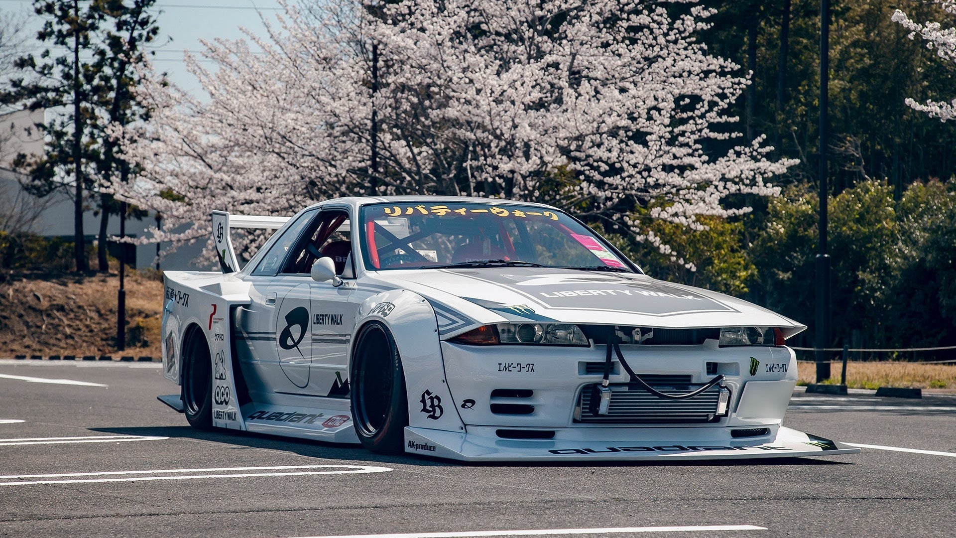 LB-KAIDO WORKS NISSAN R32 SKYLINE (FRP)